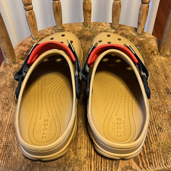 Rare, discontinued color Crocs Classic All-Terrain Clog 'Tan' 206340-2UG -Size 9 - Picture 2 of 7